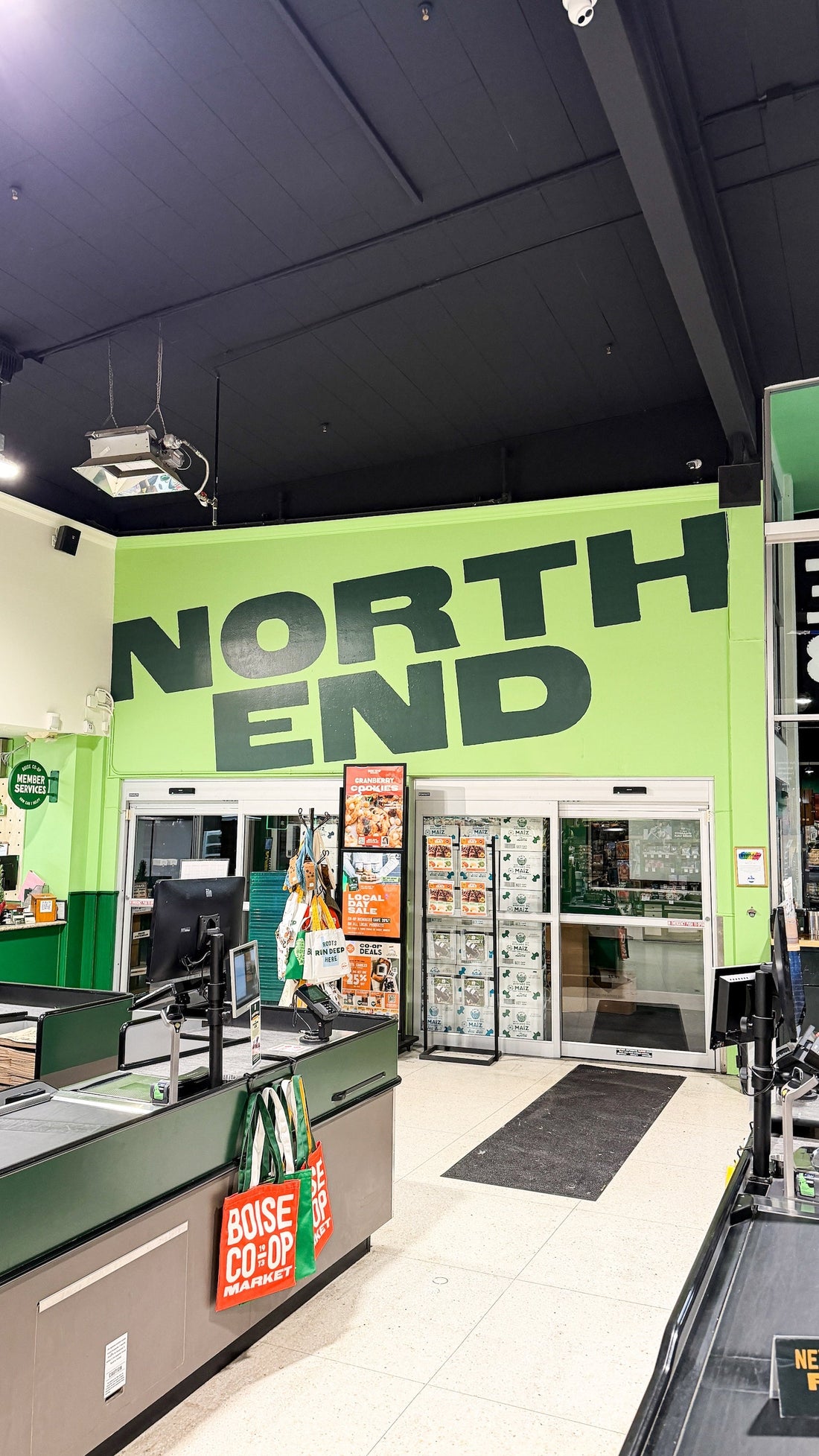 How to Build a Commercial Signage System